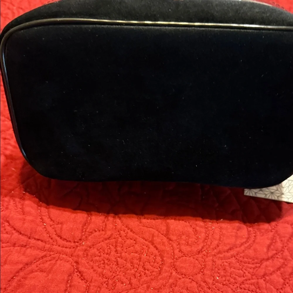 Cosmetics bag with Skincare essentials - Picture 5 of 7